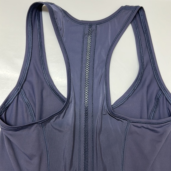 LIKE NEW! Lululemon Sculpt It Singlet - Picture 10 of 14